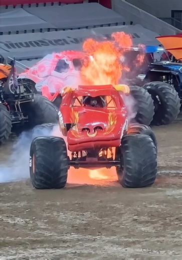 EL Toro Loco’s WILDEST STUNT EVER. #monsterjam #monstertruck | monster truck