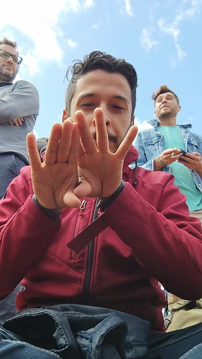 Alguien saben países cuál? #deaf #deafcommunity #deafworld #deafculture #deafvideo #personas #viajar #ViajaConNosotros | Andrius