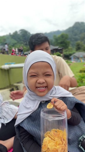 Lucu Banget!!! Keripik Shanum rasa apa ya 😱😱😱 #shorts #funny #numnum