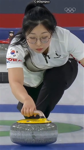 How Curling Players Control Speed & Direction #shorts