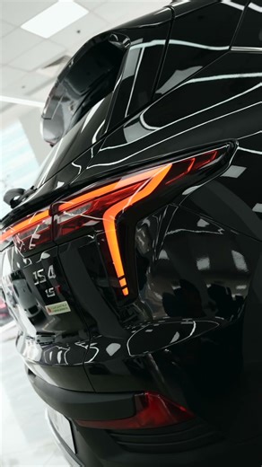 The JS4 brings together intelligent tech and standout styling. Made to elevate your every drive.​