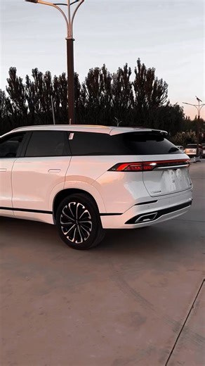 174K views · 1.6K reactions | New Big Size SUV #cars #auto #latest #drive | Gear Auto | Facebook