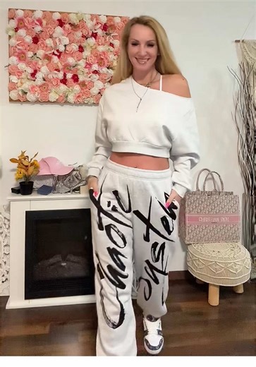 4 Minuten zu lang im Solarium 🤪💪 #bigguy #AnitaTanzt #TikTokTrend