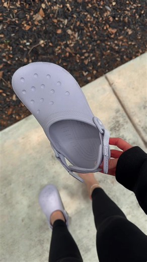 available in men and womens sizes 🤌🏼💜✨ #crocs #workshoes #crocsseptemberspotlight