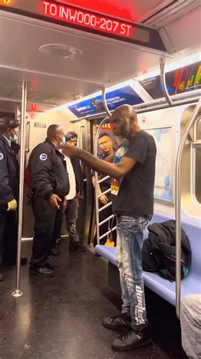 Part 4/4. 😂😂😂😂 An argument on the A train: just a daily occurrence in the NYC subway. And He finally said it: I LOVE NEW YORK MAN. I❤️NY. #newyorkcity #newyork #manhattan #nycsubway #subwaystories #nycsubwaystories #nycsubwayscenes #nycsubwayscenes | Ferry I. Sadikin