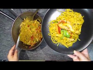 Tallarines con Pollo tipo Wok // Cocinando Juntos Sheila García