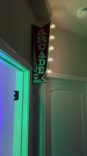 Dennis Makris on TikTok