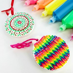 208K views · 278 reactions | Two fun ways to make Christmas ornaments using puffy paint. Get step-by-step directions and links to the best puffy paint to use here-->https://colormadehappy.com/2017/12/diy-christmas-ornaments-puffy-paint-craft/ | Color Made Happy | Facebook