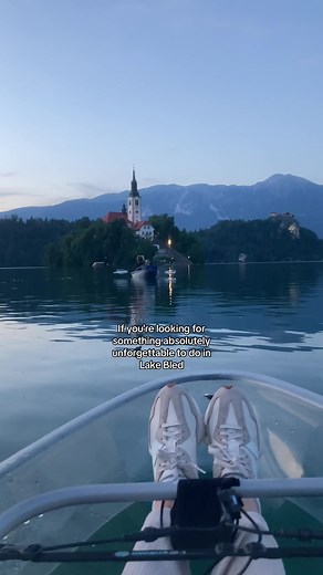 Sunset Kayaking in Lake Bled🥹🇸🇮 @pr1motours.com #travel #traveltok #travellife #bucketlist #wanderlust #kayaking #lakebled #fyp #slovenia #bledlake #bled