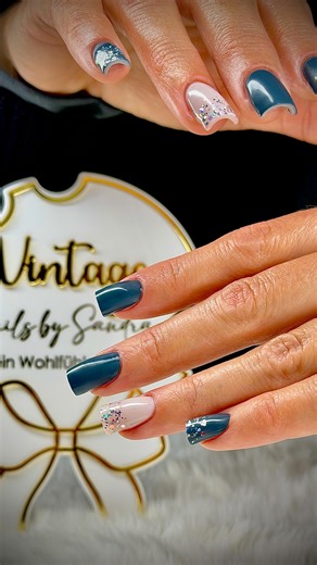 Selfcare-Nageldesignerin ✨ on Instagram: "✨ Refill mit Anspruch & Alltagstauglichkeit ✨ Dieses Set ist in 3:13 Std. entstanden – bewusst, ohne Hektik und mit Fokus auf Haltbarkeit, Statik und Tragekomfort. Qualität braucht Zeit, besonders wenn individuell gearbeitet wird. Zumindest bei mir ;) ✨ Die Modellage wurde deutlich gekürzt, damit das Tippen am PC wieder mühelos möglich ist 💻 Ein Nagel musste nach einem Unfall beim Putzen komplett rekonstruiert werden, da hier ein riesiges Lifting war. D