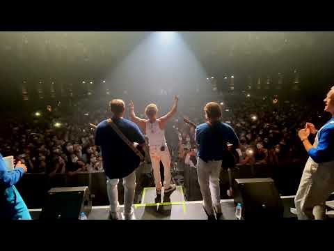 Christopher - Bad (crowd encore live in Korea)