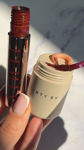 DIY tinted lip mask 💋 @fentyskin plush pudding lip mask “warm cinnamon” & matte lip cream “wicked whine” Please do not use/repost my content without my permission. #lipbalm #lipgloss #skincare #skincareblogger #skincareluxury #lipproducts #lipmask #berrylips #diymakeup | naomimizrahi