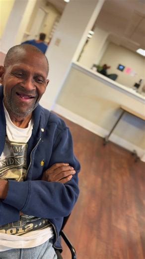 I was almost worried about Pop not eating, then I peeped the roommate with a whole warmed-up plate of ribs… from Pop’s favorite spot 👀 I asked him, “Where you get that good food from?” He said, “My friend who comes to see me brought these for me.” 😌 It was then that I realized Pop friend had been there and already fed him 🫶🏾 Pop already handled his business earlier and left me thinking he wasn’t hungry. 😂😂😂 #CaringForPop #MikeNPop #stillshowingup #loveaparentwithdementia #LoveInAction