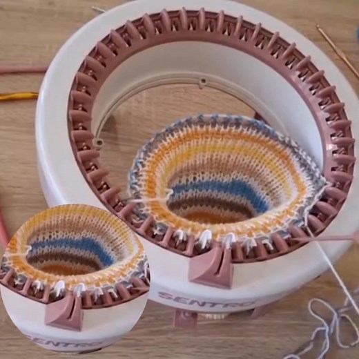5.7K views · 39 reactions | Machine sentro #fblifestyle Knitting loom for beginners step by step #knitting #crochet #scarf #knitting_loom_eljammari | Ouabd Zaina | Facebook