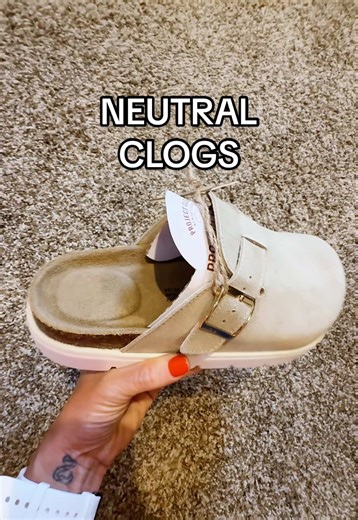 These clogs are SO COMFORTABLE and so stinking CUTE!!! They have so much more cushion than the other main brand you would probably think of first!! Love them so much! ##fyp##ootd##clogs