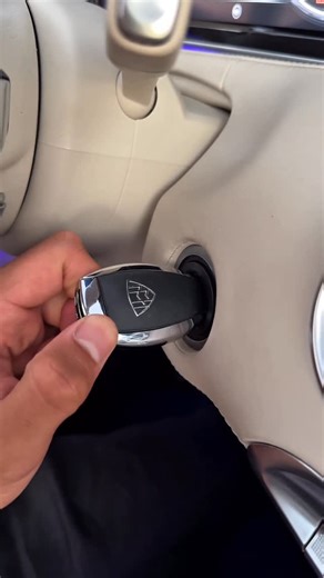 @mr.benz on Instagram: "1 of 300! Real V12 Maybach Cabriolet - what would you rate this S650 Cabriolet from 1-10 👇🏼"