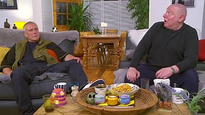 📺 TONIGHT… CELEBRITY GOGGLEBOX!! 📺 See Shaun and Bez on Celebrity Gogglebox tonight at 9pm on Channel 4 🙌🏻 #ShaunRyder #Bez #CelebrityGogglebox Gogglebox Channel 4 | Shaun Ryder