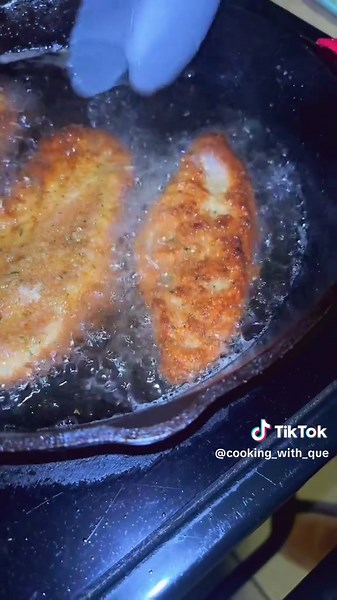 Chicken Parm over at the HQ tonight!! Made the chicken cutlets @Rita‘s Way! Perfect Sunday night dinner!! It was delicious!! Hope you all have a great week!! Cheers! 🍻 #fyp #chickenparm #pasta #sundaydinner #cooking