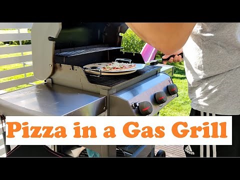 Pizza in a Gas Grill (Weber pizza stone)