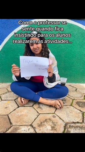 Profª Tífanne Araújo on Instagram: "A pobi da professora 🥲🤡 É só um DV, custa nada 🤏🏽😭😭 #educação #historia #rells #viralvideos #professor"