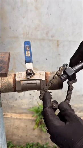 How to Make a Homemade Chain Pipe Wrench#shortvideo #viralshots #realcontact