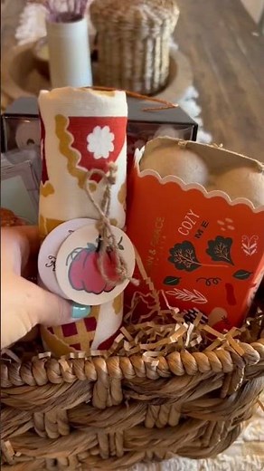 DIY Fall Home Decor Gift Basket Idea 🍁 Fall Inspiration | Living it Country