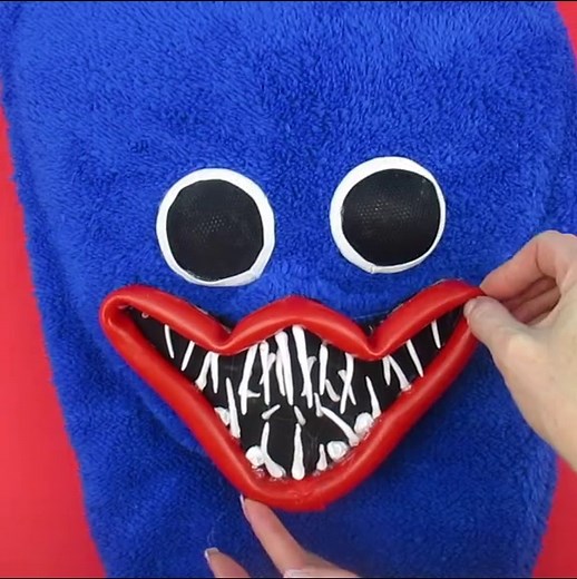 DIY Huggy Wuggy Costume Mask Tutorial