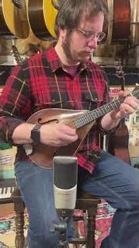 1953 Martin 2-15 archtop mandolin #martinmandolin #vintagemandolin