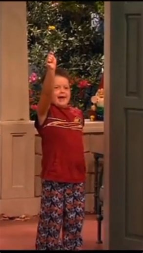 Daily Gibby Fight on Instagram: "Day 310. Follow @dailygibbyfight #dailygibbyfight #icarly #icarlyedit #reels #daily #gibby"