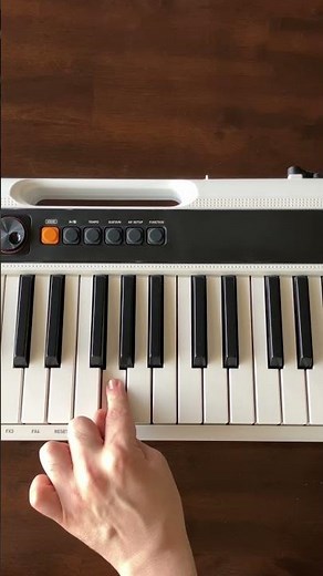 How to play an Eb6 piano chord with the left hand