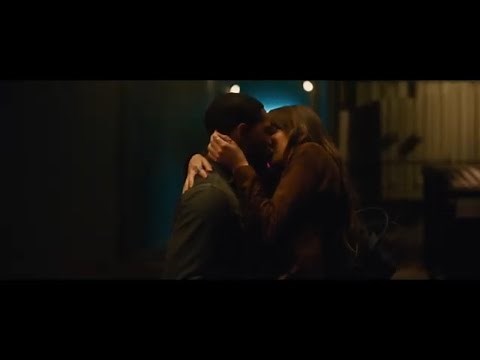 The High Note / Kiss Scene — Maggie and David (Dakota Johnson and Kelvin Harrison Jr.)