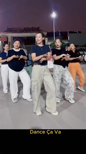 Incredible Happy Dance Performance 🌈🔥#happydance #flashmob #viralvideo