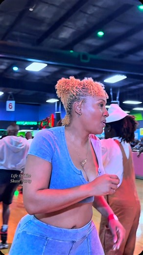 The Blue Print on Instagram: "FOOTWORK ON FLEEK🤍🛼 LOOK AT HER SKATES !!!! I LOVE THIS VIDEO!! THE ONE AND ONLY NELLY NELLE NYC OWN, UNITED WE RYDE!!!! ALWAYS A PLEASURE 🛼 #blackgirlmagic #rollerskating #beautiful #lifeoftheskateparty"