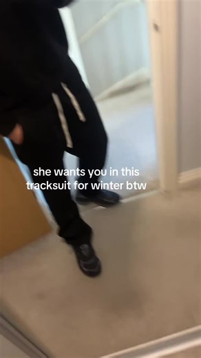 how nice is this all black tracksuit #tracksuitszn #tiktokshopfinds #tiktokshop #tiktokmademebuylt