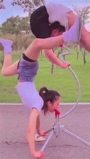 Beautiful female acrobatic contortionist performance #LikeIncentiveProgram #BeautifulContortionist