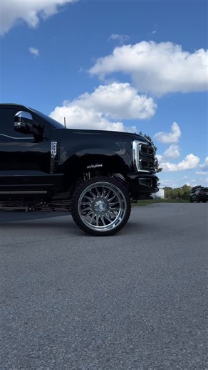 Elevate MFG, LLC on Instagram: "🙋🏼‍♂️🙋🏼‍♂️🙋🏼‍♂️ Can’t miss this one! 2025 F-250 on our 4” Long Arm kit, with all the add ons — traction bars, floating cradle, dual steering stabilizer kit, billet suspension overlays, triple layer frame and hitch overlays, but wait, there’s more to come!! 1 of 2 built by @chrisleggett6.7 for @stanleysroofinginc #ElevateMFG #Elevate #StanleyRoofing #Ford #Alumiduty #RuthlessForgedWheels"