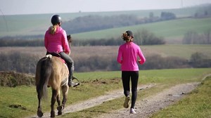 Le « Ride and run », une activité innovante au centre d’équitation de Macquigny