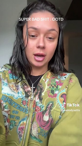 Coyote Set OOTD: Stylish Looks for Complex Con