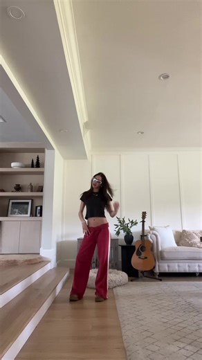 strut #fyp #OOTD #outfit #outfitideas #avalulic | outfits inspo