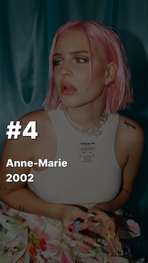 팝송 모으는 사람 on Instagram: "노래 속에 숨어 있는 이야기들을 알고 나면, 이 노래가 또 다르게 들릴지도 모릅니다. Anne-Marie의 “2002”노래는 단순한 팝송이 아니라, 그 시절 우리가 처음 사랑을 믿었던 순간의 기록입니다. 🎧 이 노래는 Anne-Marie가 자신의 어린 시절, 첫사랑과 함께 듣던 노래들에서 영감을 받아 썼습니다. 작곡에는 Ed Sheeran, Julia Michaels, Benny Blanco, Steve Mac이 함께했고요. 원래는 앨범에 넣을 계획이 없었지만, Ed Sheeran이 “그건 네 인생의 곡이야, 꼭 내야 해.”라고 밀어붙였고 그렇게 세상에 나온 곡이 바로 2002입니다. 그리고 가사 속엔, 90~2000년대 초반을 상징하는 팝 명곡들에 대한 오마주가 숨어 있습니다. “Oops, I got 99 problems singing bye, bye, bye / Hold up, if you wanna go and take a ride