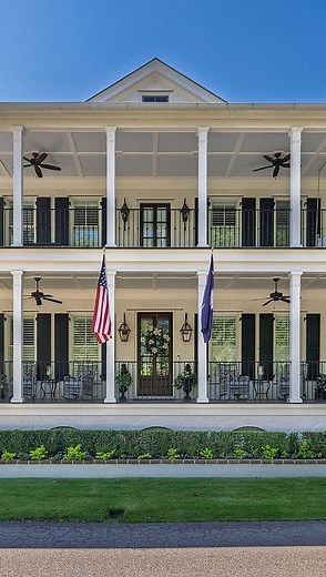 A masterpiece in Mount Pleasant’s iconic I’On community, 29 Duany...