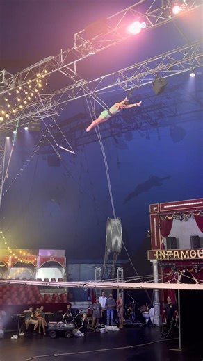 Putting in the reps for the layout journey! #layout #flyingtrapeze