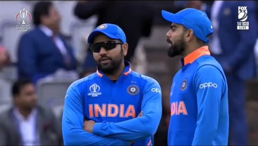 _VISHUTHAKOR_ on Instagram: "ONE FRAME 3 LAGEND 🥺👀 . . . . . . KON JITENGE BHAI LOG 🇮🇳🇵🇰 . . . . .Meme History & Origin:- On October 4, 2018, a behind-the-scenes momentfrom a commercial shoot at Juhu Beach in Mumbai went viralfor all the wrong reasons. The legendary Bollywood actorAmitabh Bachchan, known for his composure and professionalism, was caught in a tense moment when a makeup artist accidentally sprayedhairspray into his eyes.The iconic moment showed the veteran actor expressing h