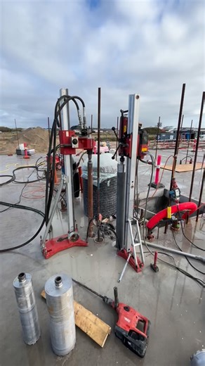 #coredrilling #hilti #hydraulicpower Drilling 6 pcs misaligned 55 mm tie rods free. All in 1.5 m depth with 130- and 200 mm core bits. Costumer called Monday last week, ordered the core bits express from @diamantloettechniknordgmbh, arrived Wednesday. Then 3 days of drilling. | Kim Schmidt