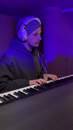 Smooth Jazzy Piano Vibes: Anomaly by Artem Novykov