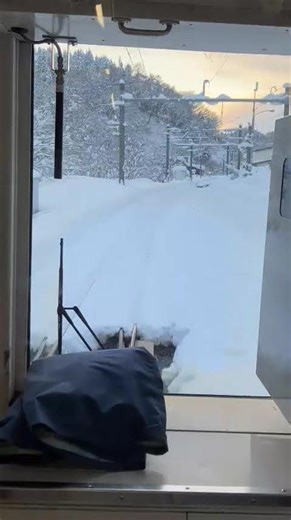奥羽本線鶴ヶ坂駅発車