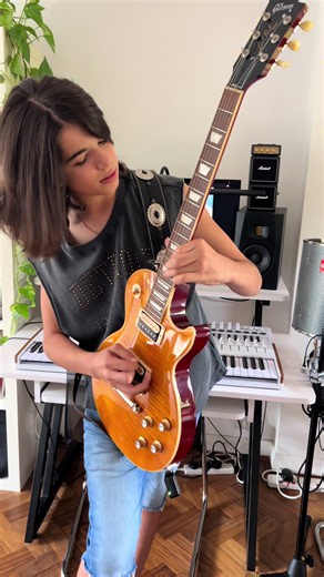 Little Slash Shreds November Rain Outro Solo 🔫🌹🎸🎩#gunsnroses #slash #axlrose #novemberrain #fyp @Marshall Amplification