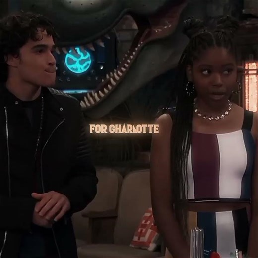 It's Riele Downs| Charlotte Henry danger ⚡ [EDIT]