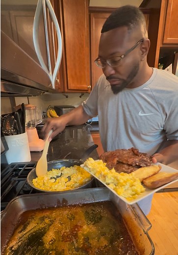 Making My Plate: Toast, Eggs, Meat & Gravy