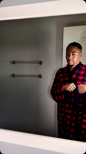 🔊 🗣️MESSAGE What’s your skincare routine? @colgateus @dove @theordinary @thayers @larocheposayusa @saltandstone | Andre Cunningham